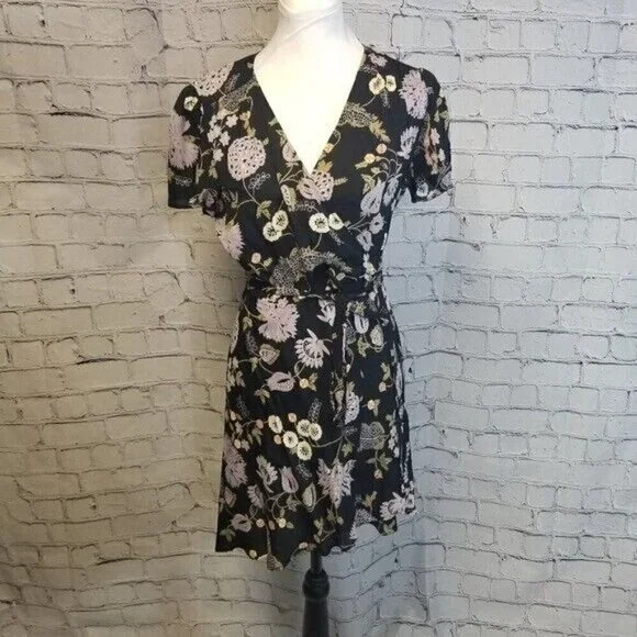 Reformation Penny black floral wrap dress - Picture 4 of 11